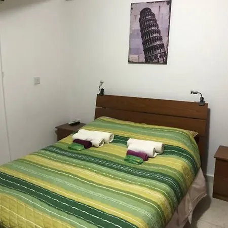 Destalo Court Apartament *